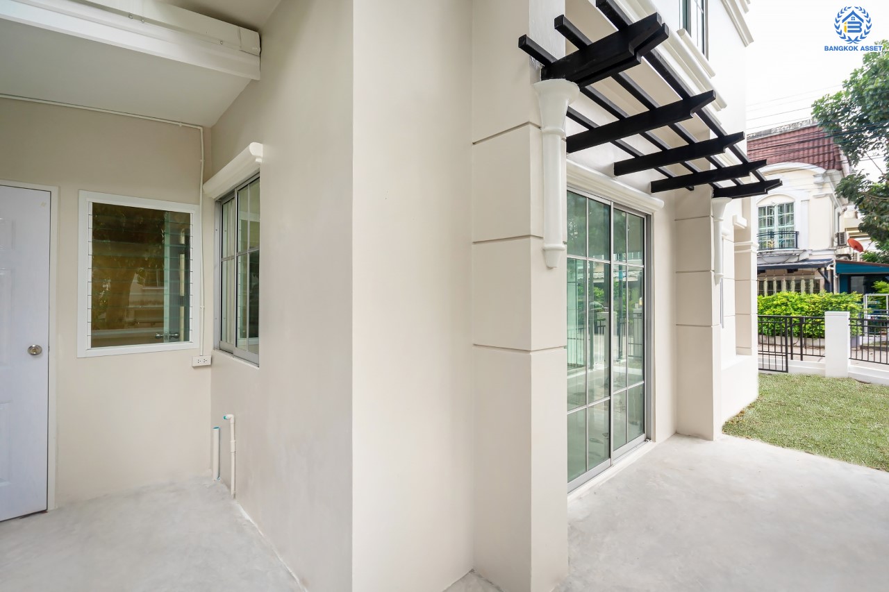 บ้านมือสองตกแต่งใหม่ ม.เดอะวิลล่า ราชพฤกษ์-ท่าอิฐ หลังมุม แบรนด์ Property Perfect โซนต้นโครงการ เดินทางสะดวก เนื้อที่ 23.9 ตร.ว. ฟังก์ชัน 3 ห้องนอน 2 ห้องน้ำ จอดรถได้ 1 คัน บนทำเลเชื่อมต่อทั้ง ถ.รัตนาธิเบศร์ และถ.ราชพฤกษ์ และเพียง 10 นาทีถึงรถไฟฟ้า "สถานีบางรักน้อยท่าอิฐ"...